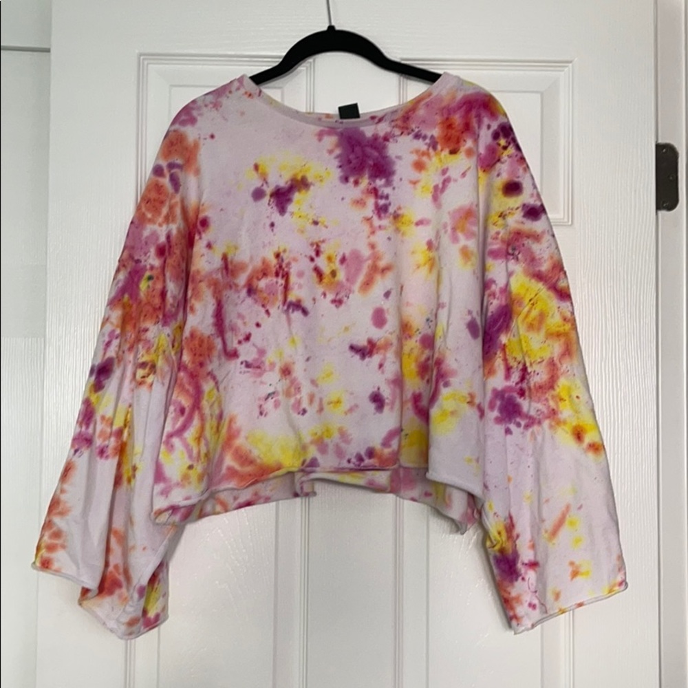 Cropped tie dye sweatshirt
